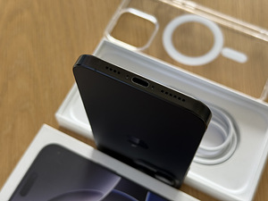 Apple iPhone 16 Pro Max Black Ti 256GB uueväärne! Garantii (5 foto / 8)
