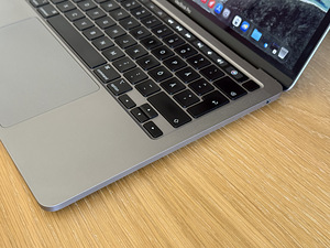 Apple Macbook Pro 13 M1 16/256GB SpaceGray SWE v heas korras (3 foto / 6)