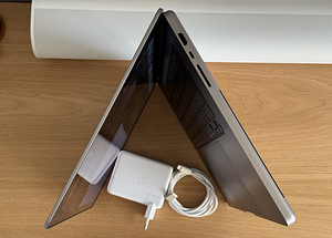Apple Macbook Pro 16 M2 Pro 16/512GB SpG uueväärne! (8 foto / 10)