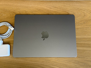 Apple Macbook Air 13 M2 8/256 Space Gray SWE, аккумулятор 95% (1 фото из 8)