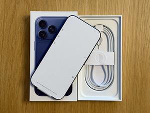 Apple iPhone 17 Pro Deep Blue 256GB новый, неактивированный! (2 фото из 4)