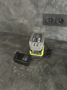 Комплект Ryobi ONE+ RLM1833BLT1825M + аккумулятор и зарядное (4 фото из 4)