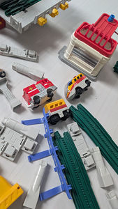 Большой комплект железной дороги Fisher-Price GeoTrax (4 фото из 7)