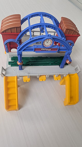 Большой комплект железной дороги Fisher-Price GeoTrax (1 фото из 7)