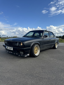 BMW 328 e30 sedaan (2 foto / 7)