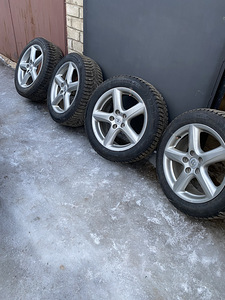 Kummiga veljed Toyota (1 foto / 4)
