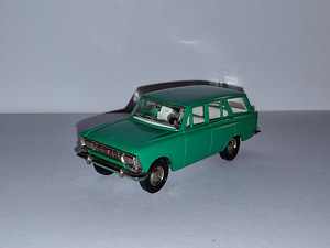 Модель автомобиля Москвич 427. СССР. 1:43 (5 фото из 5)