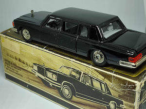 Mudelauto ZIL 115. USSR 1989. 1:43 (1 foto / 9)