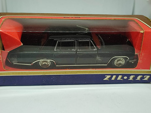 Mudelauto ZIL 117. A31. USSR 1983. 1:43 (1 foto / 8)