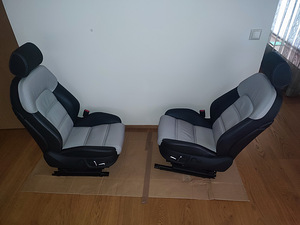 Audi S8 / A8 (D3) kahetooniline nahksisu (8 foto / 8)