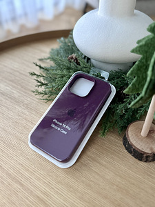 Силиконовый чехол для iPhone 16 Pro (3 фото из 3)