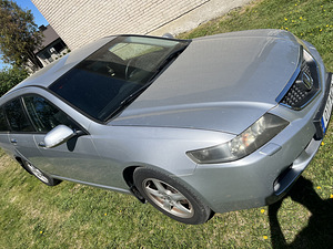 Honda accord (1 foto / 5)
