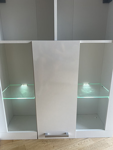 Vitriinkapp LED-valgustusega (6 foto / 6)