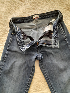 Teksad Tommy Hilfiger 28 / 34 (2 foto / 3)