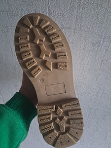Kõrgekvaliteedilised saapad 40 (2 foto / 4)