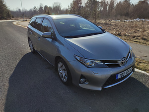 Дизельная Toyota Auris (4 фото из 8)