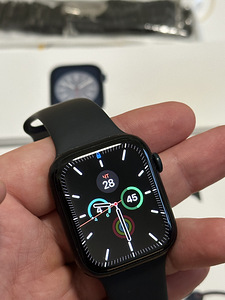 Apple Watch Series 8 45mm Alluminium (2 foto / 2)