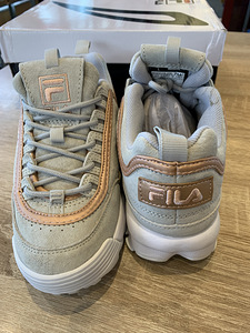 Kui uued Fila-d, suurus 37,5 (8 foto / 8)