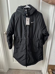 Nike naiste soe jope (4 foto / 5)