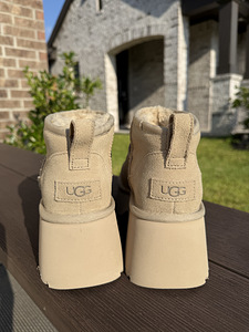 Женские сапоги Ugg (2 фото из 5)