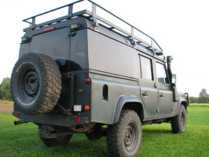 Land Rover Defender 110 STW 102 kW (4 foto / 15)