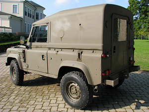 Land Rover Defender 90 Wolf 24V FFR RHD (3 foto / 15)
