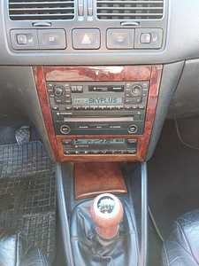 Volkswagen Bora VR6 4motion (7 foto / 10)