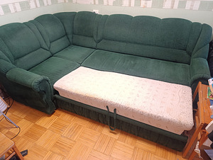 Угловой диван (1 фото из 3)