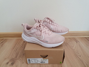 Tossud Nike s. 36,5 (1 foto / 2)