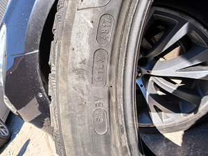 Michelin X-ICE NORTH 4 - 255/40 - R19 (6 foto / 8)