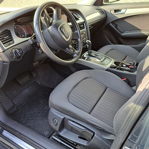AUDI A4 B8 2008. 105kv. (3 foto / 14)