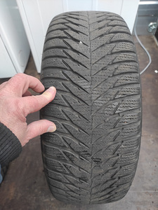 Шины Good Year ultragrip8 205/55/16 (3 фото из 5)