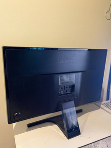 Samsung 24' S24E390HL (2 foto / 3)
