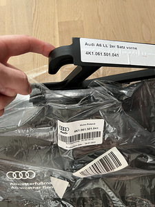 AUDI A6 (C8/4K, 2019>) OE orig. porimatid / kummimatid, ees (2 foto / 5)
