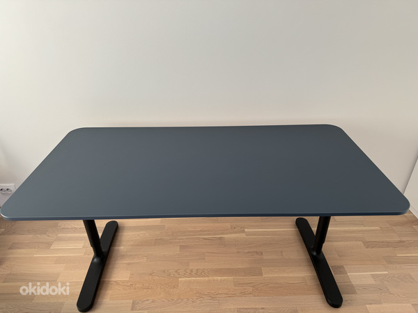 Ikea BEKANT письменный/рабочий стол, 160x80см, синий/черный (фото #1)