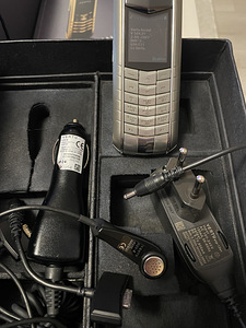 Vertu Ascent Monza Limited Edition (3 фото из 10)