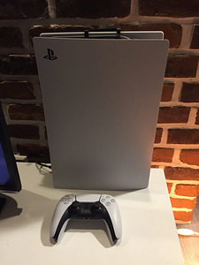 PS5 Disc Edition + Games ja garantii (2 foto / 5)