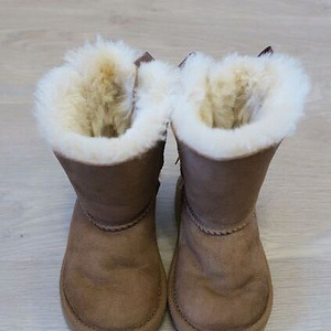 Оригинал! Сапоги UGG Bailey Bow s23,5 (3 фото из 6)