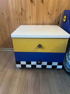 Laste voodi koos öökapiga (4 foto / 4)