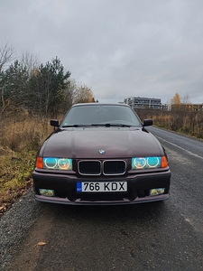 BMW E36 316i (3 фото из 10)