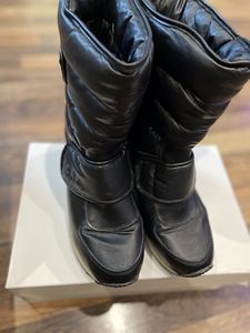 Soojad Calvin Klein Jeans poolsapad (5 foto / 5)