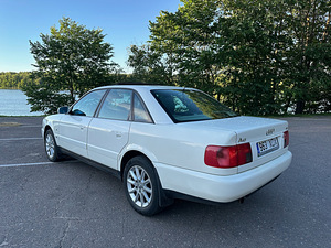Audi a6 c4 1.8 (5 фото из 9)