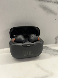JBL Tune 230NC kõrvaklapid (2 foto / 4)
