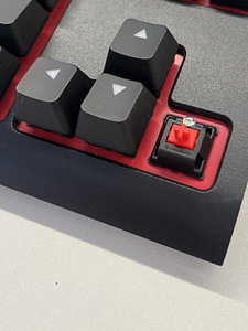 Corsair K63 (cherry mx red) klaviatuur (3 foto / 4)