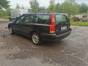 Volvo v70 (4 foto / 9)