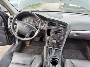 Volvo v70 (5 foto / 9)