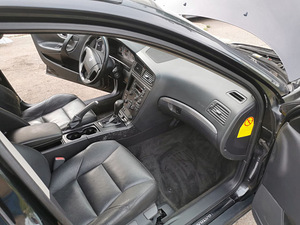 Volvo v70 (6 foto / 9)