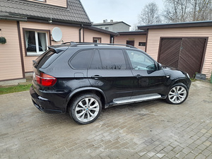 BMW x5 (8 фото из 9)