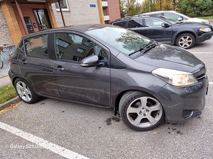 TOYOTA YARIS 2012 1.4 DIISEL (3 foto / 6)