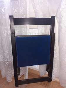 Складные стулья (2 фото из 3)